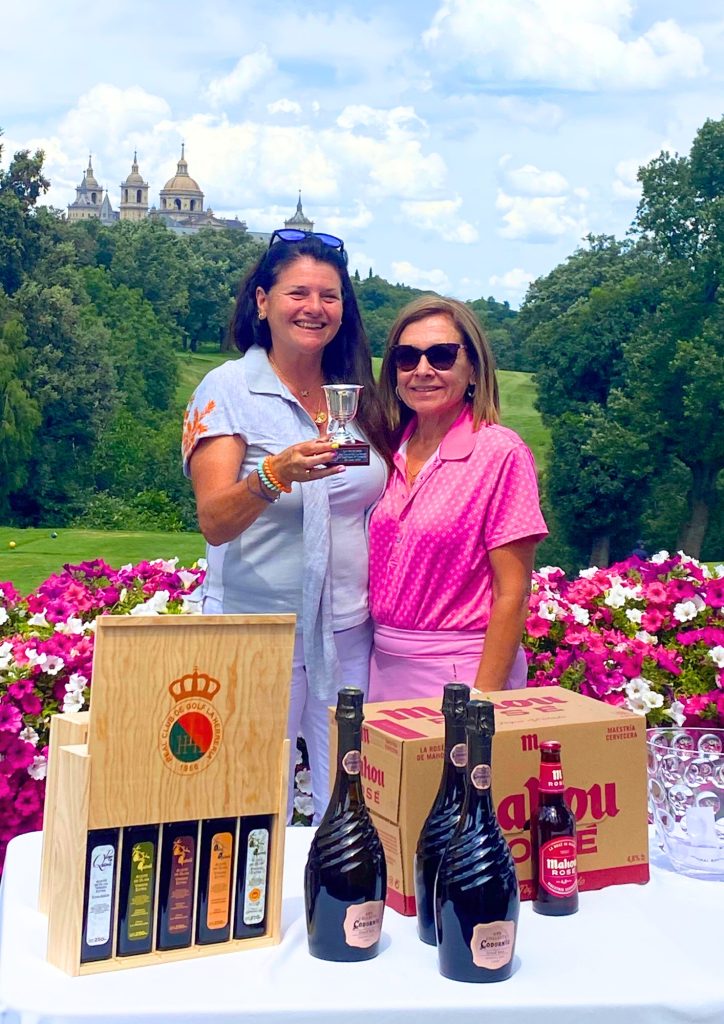 MES DE LA MUJER GOLFISTA 18 18 1